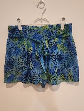 Jessica Simpson Blue & Green Printed Tie-Waist Flowy High-Rise Shorts
